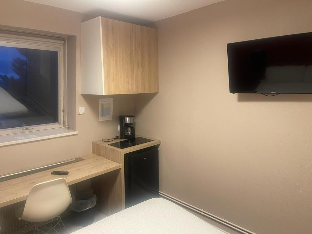 Voltaire Apartment *